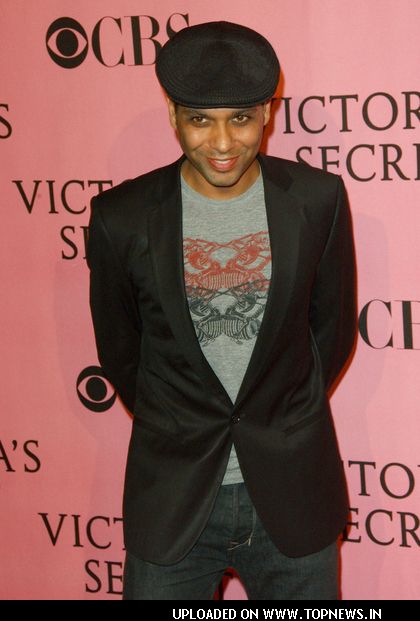 Tony-Kanal at 2007 Victoria's Secret Fashion Show Tony-Kanal at 2007 Victoria's Secret Fashion Show